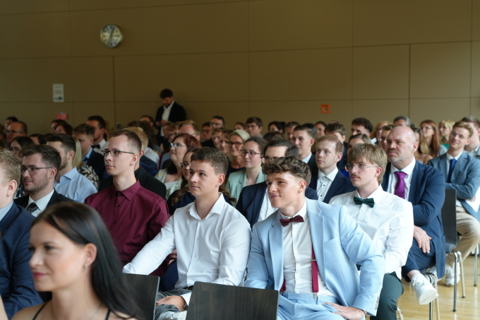 Absolventinnen und Absolventen des E 2022