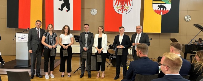 Die besten Absolventinnen und Absolventen des gehobenen Dienstes