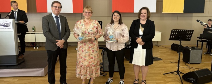 Die besten Absolventinnen des Jahrgangs aus Brandenburg und vom BZSt