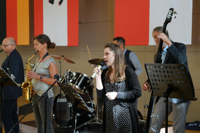 Musikalische Unterhaltung durch die campuseigene Band Jazz'n Tax